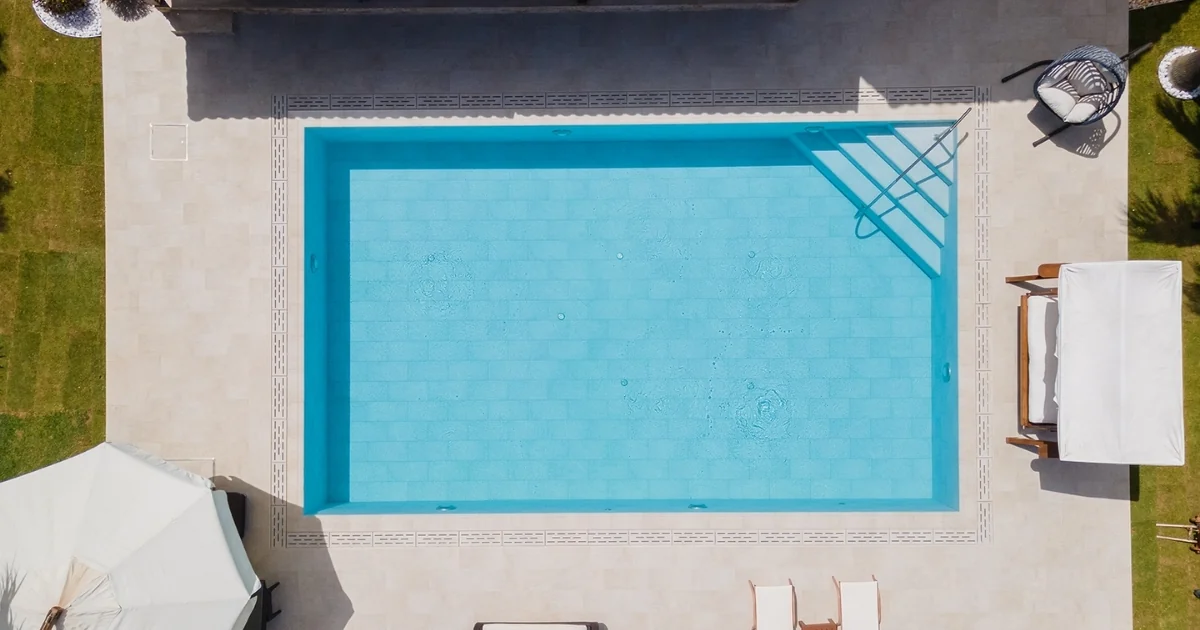 Переливная решётка из керамогранита Sera Pool Monoblock Pool Garden Beige