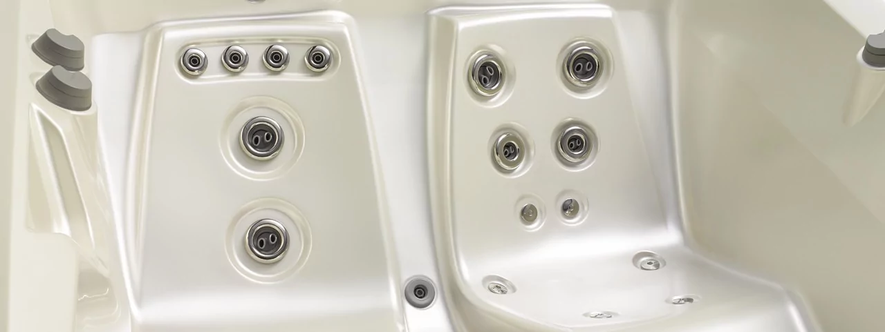 Lyra IN USSPA, спа ванна с дистанционным управлением Lyra IN USSPA, спа ванна с дистанционным управлением