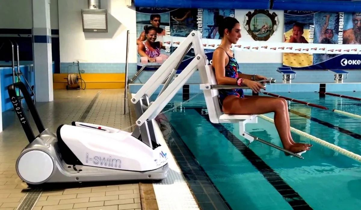 Лифт-подъемник Auto Lift i-Swim 2, спуск в воду