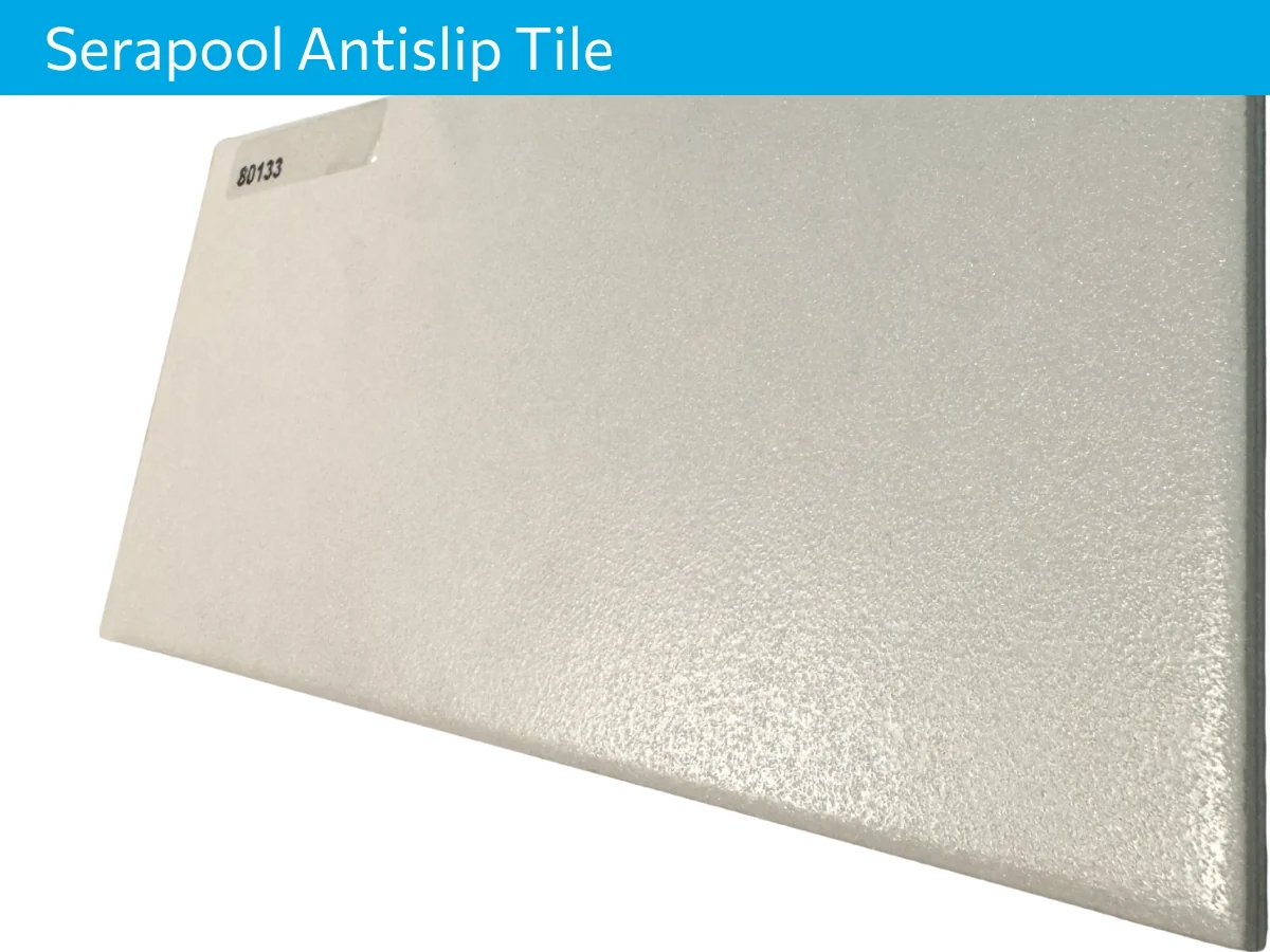 Противоскользящая плитка для олимпийского / спортивного бассейна цвет - белый